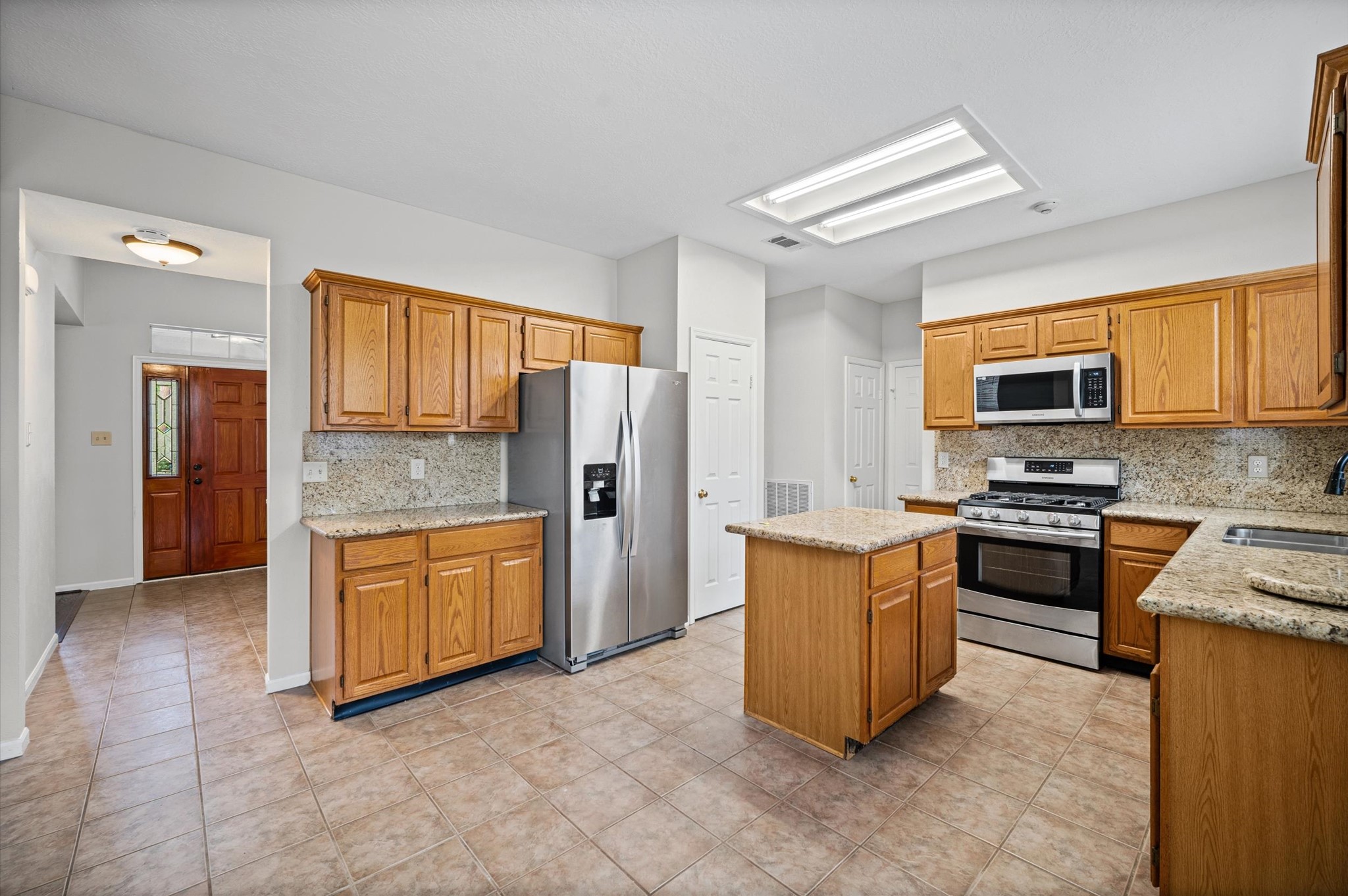 7 Grey Birch Place Spring, TX 77381 - Photo 5 of 33