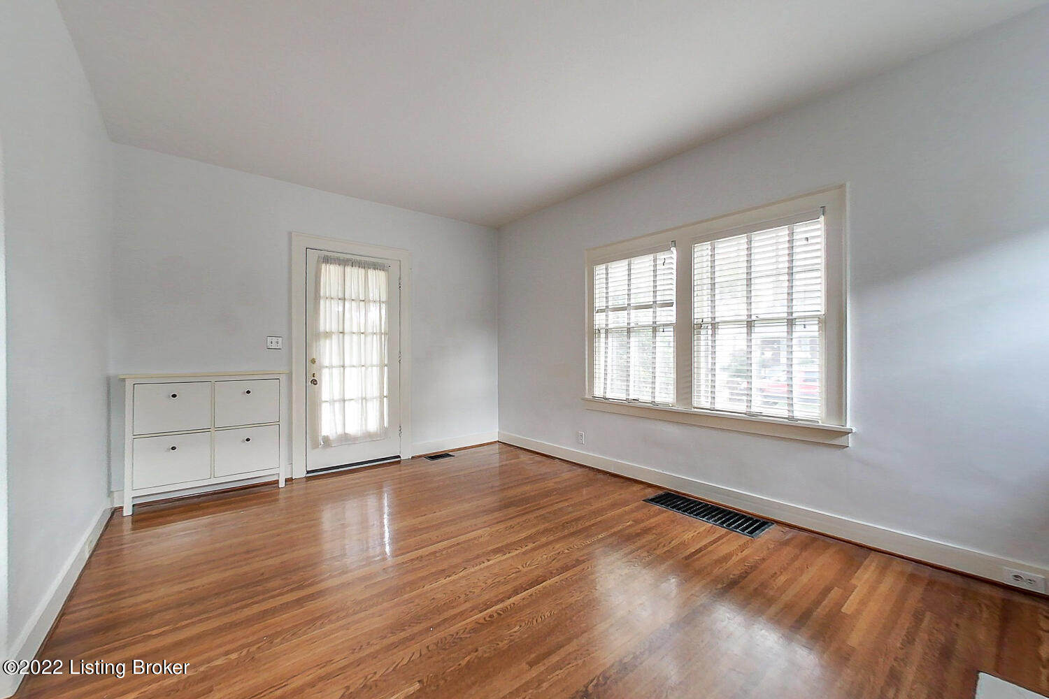 214 Fairlawn Road Louisville, KY 40207 - Photo 12 of 62 09-214-10