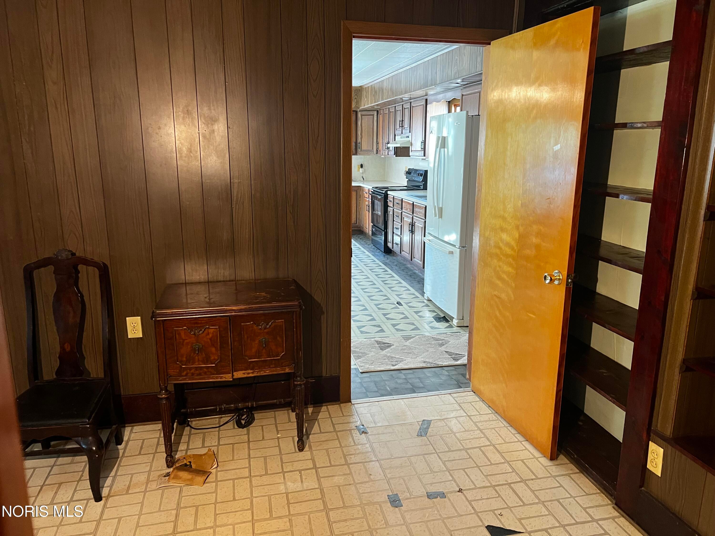 26021 Luckey Road Walbridge, OH 43465 - Photo 7 of 19 Gallery Image 7