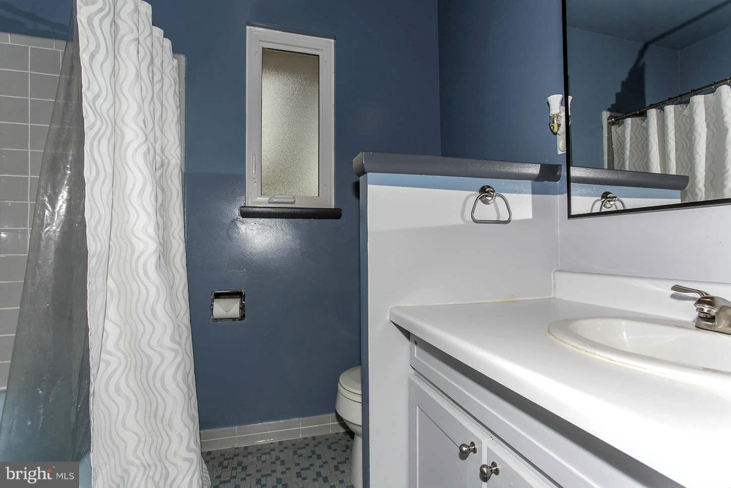 10710 Lombardy Road Silver Spring, MD 20901 - Photo 15 of 24 Upper Level Full Bath