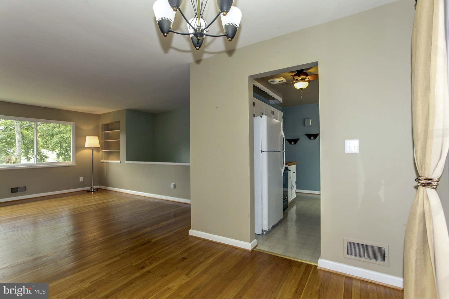 10710 Lombardy Road Silver Spring, MD 20901 - Photo 5 of 24 Dining Room