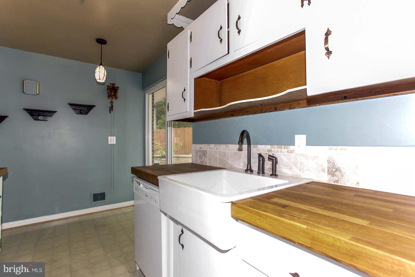 10710 Lombardy Road Silver Spring, MD 20901 - Photo 6 of 24 Kitchen