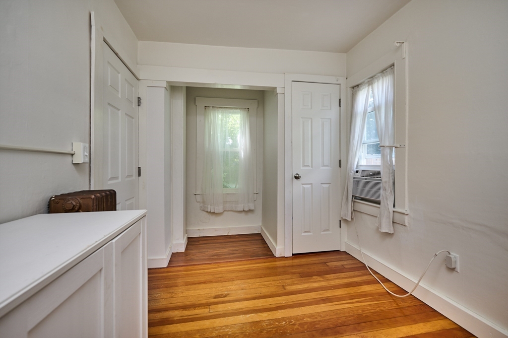 78 Ferry Street Easthampton, MA 01027 - Photo 18 of 35