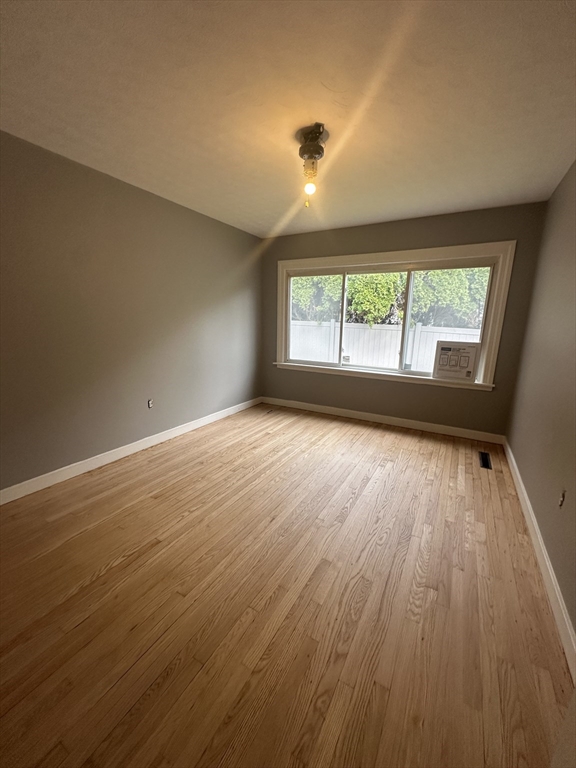 257 June Street, Unit 1 Worcester, MA 01602 - Photo 5 of 11