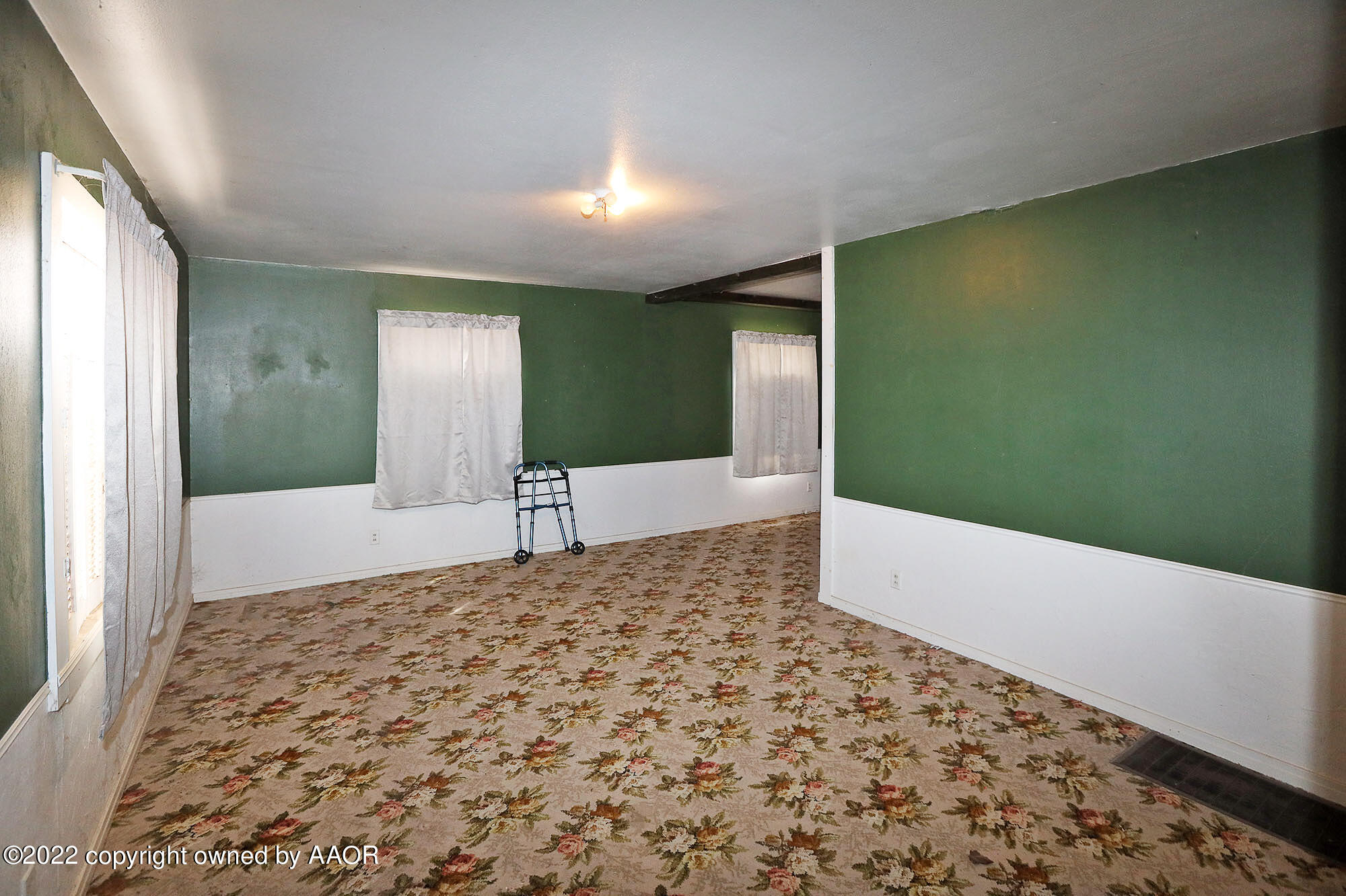 4411 South Lipscomb Street Amarillo, TX 79110 - Photo 4 of 18 Living Area