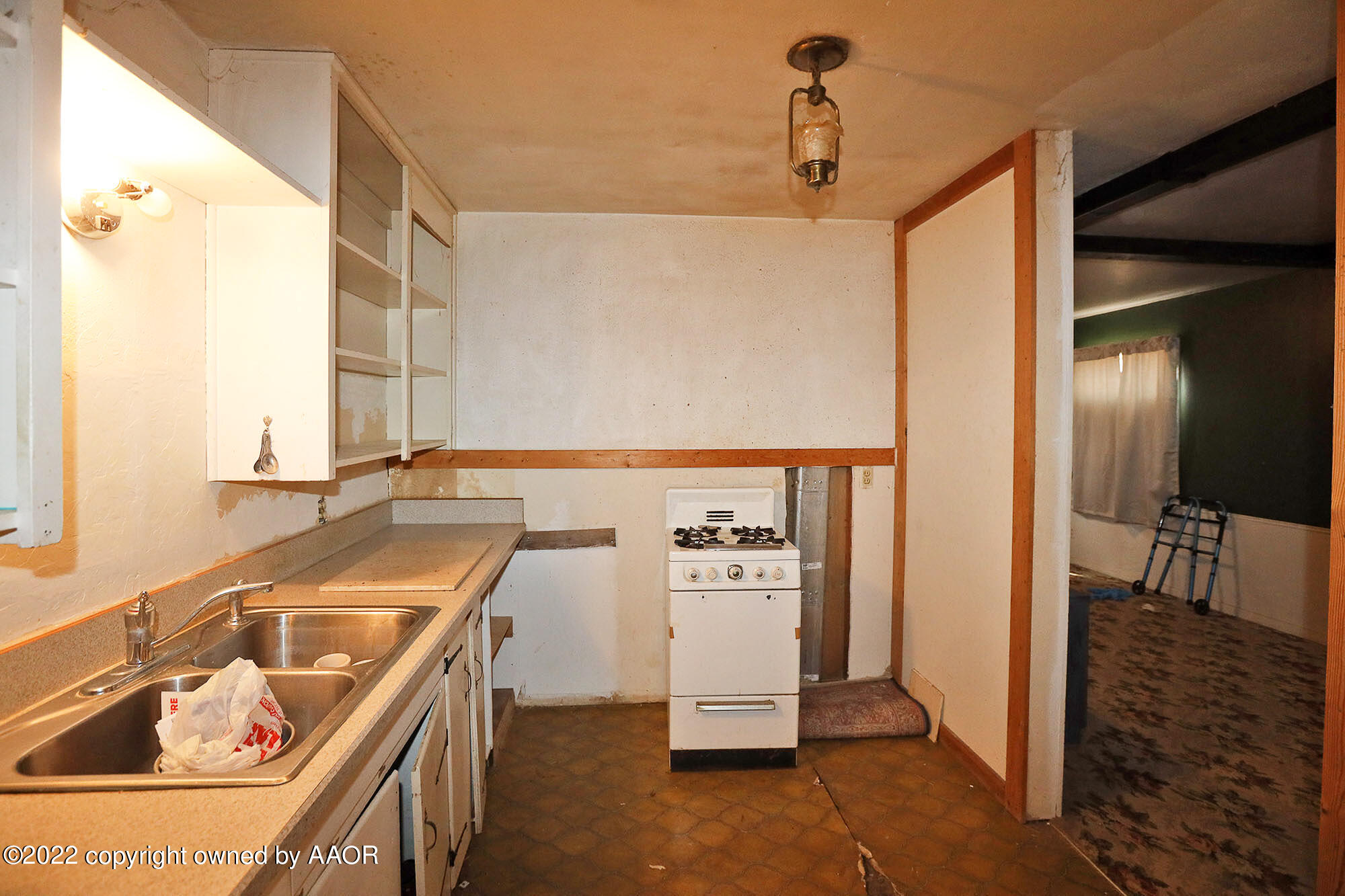 4411 South Lipscomb Street Amarillo, TX 79110 - Photo 7 of 18 Kitchen