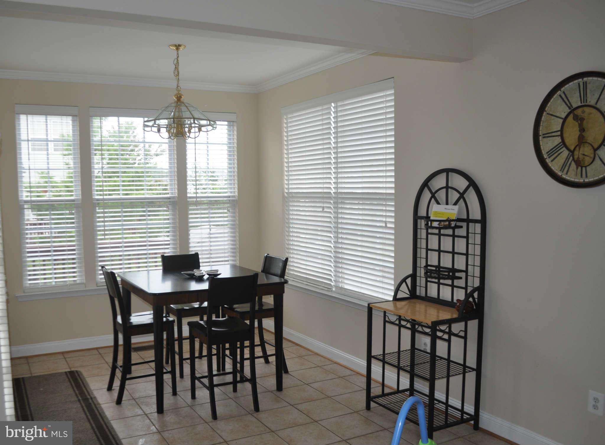 650 Springhouse Square Southeast Leesburg, VA 20175 - Photo 5 of 11 Kitchen