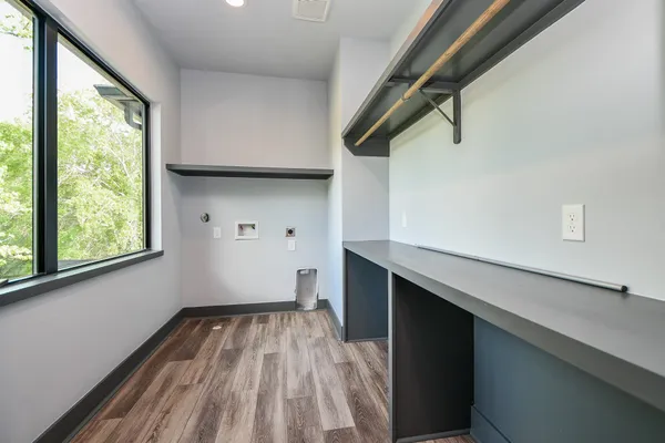 a view of utility room