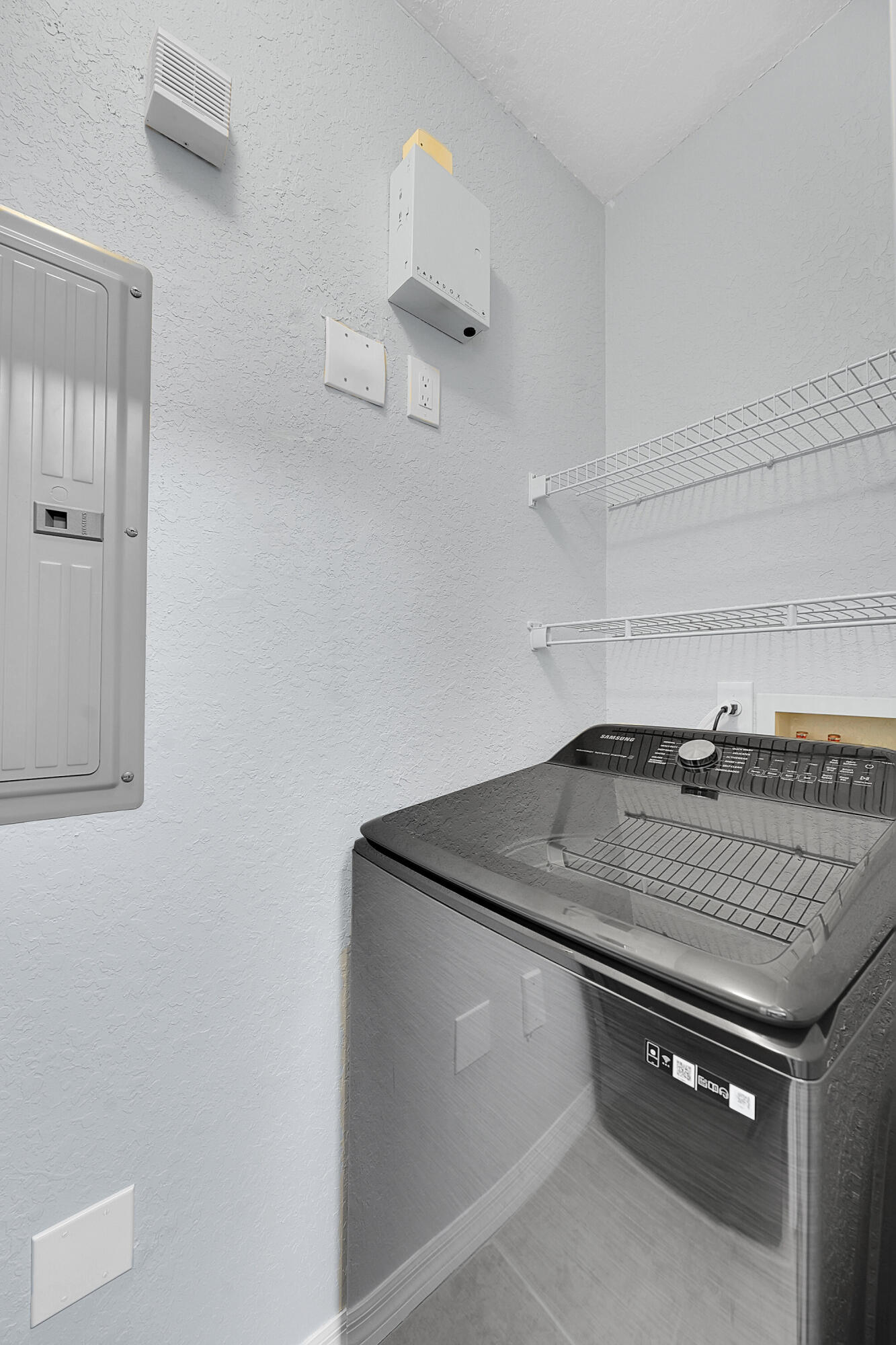 162 Southwest Peacock Boulevard, Unit 32206 Port St. Lucie, FL 34986 - Photo 13 of 24 a close view of stove