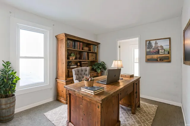 $225,000 | 18187 Highway 6, Syracuse, IN 46567