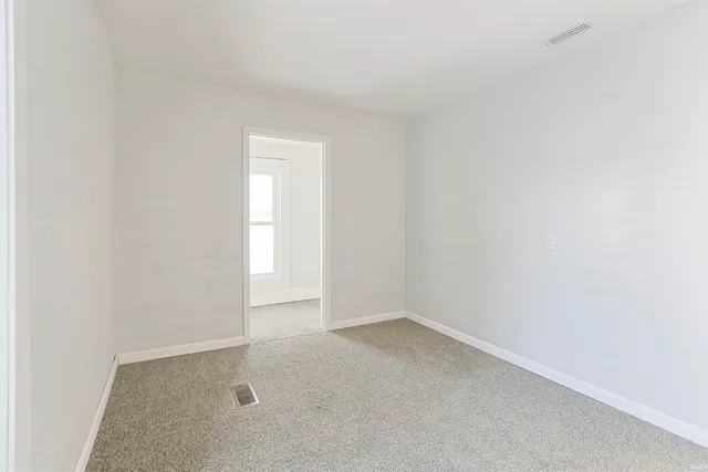 $225,000 | 18187 Highway 6, Syracuse, IN 46567