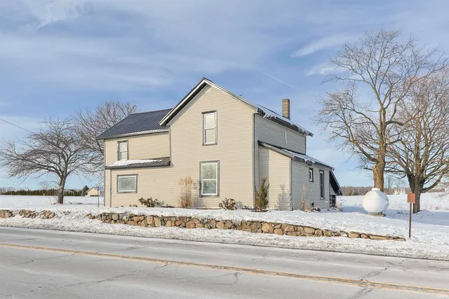 $225,000 | 18187 Highway 6, Syracuse, IN 46567