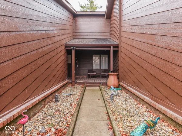 $229,900 | 209 Brighton Court, Greenwood, IN 46143