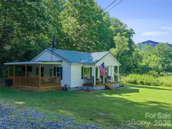 $349,000 | 232 Langford Branch Road, Burnsville, NC 28714