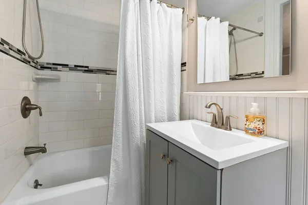 $3,000 | 50 Whittier Street, Unit 1, Andover, MA 01810