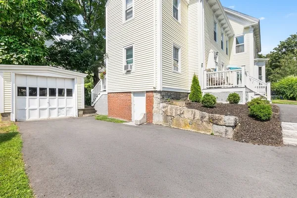 $3,000 | 50 Whittier Street, Unit 1, Andover, MA 01810