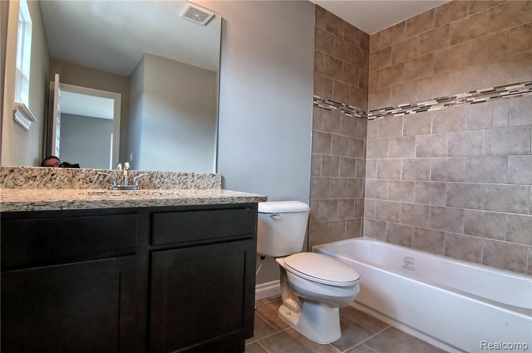 53901 Jewell Road Utica, MI 48315 - Photo 28 of 32 2nd_Bedroom_Bathroom.jpg