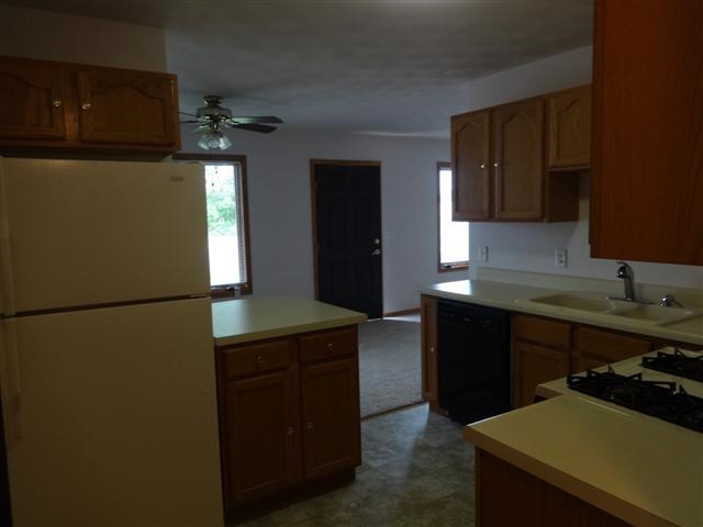 1255 Newcastle Road Washington, IL 61571 - Photo 9 of 19 Gallery Image 9