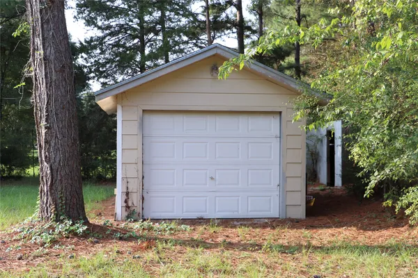 $1,450 | 20 White Oak Drive, Unit A, Huntsville, TX 77320