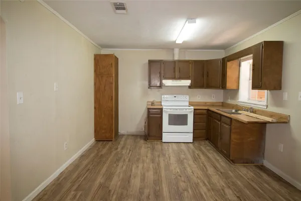 $1,450 | 20 White Oak Drive, Unit A, Huntsville, TX 77320