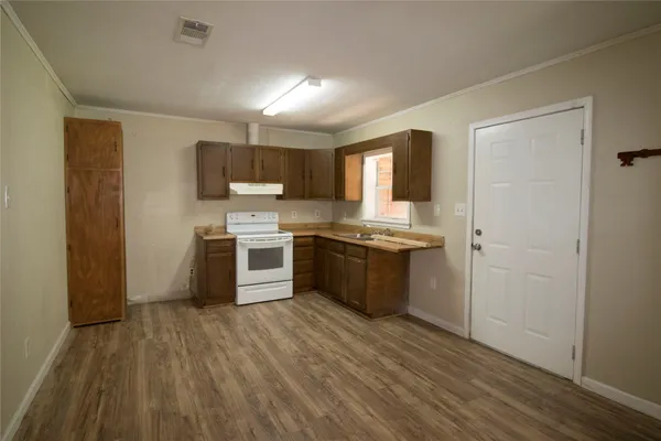 $1,450 | 20 White Oak Drive, Unit A, Huntsville, TX 77320