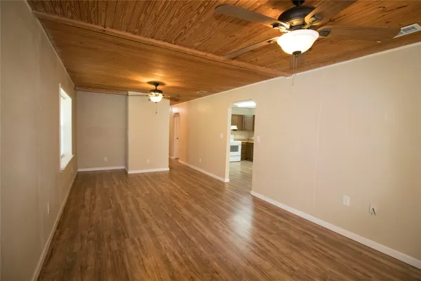 $1,450 | 20 White Oak Drive, Unit A, Huntsville, TX 77320