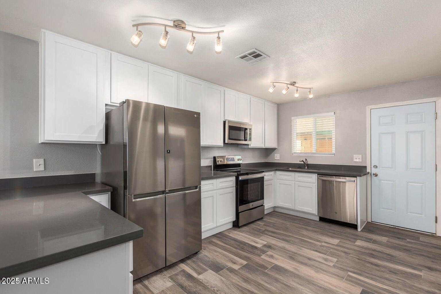 149 North 88th Place, Unit A Mesa, AZ 85207 - Photo 1 of 24 20220517230312880210000000-o