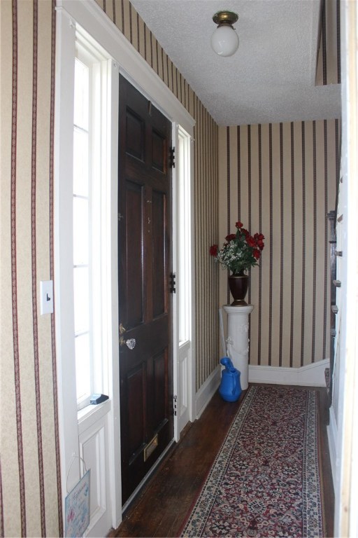 130 Dexterdale Road Providence, RI 02906 - Photo 3 of 30 Gallery Image 3