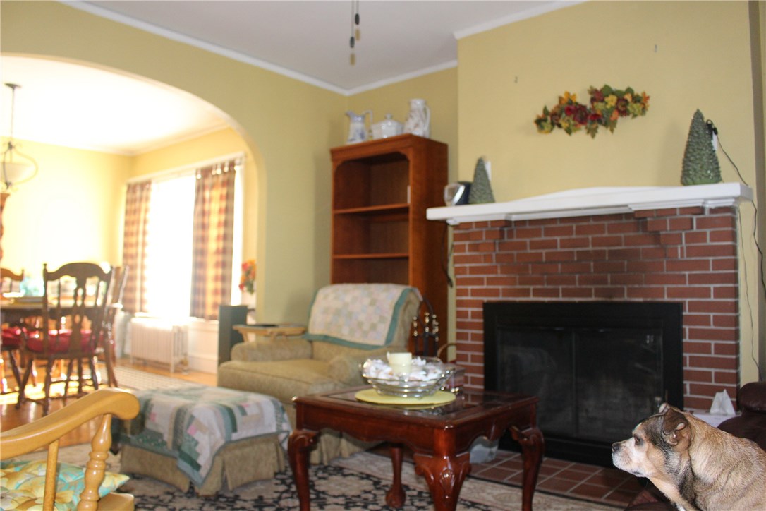 130 Dexterdale Road Providence, RI 02906 - Photo 6 of 30 Gallery Image 6