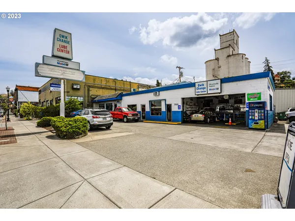 $575,000 | 700 East 2nd Street, The Dalles, OR 97058