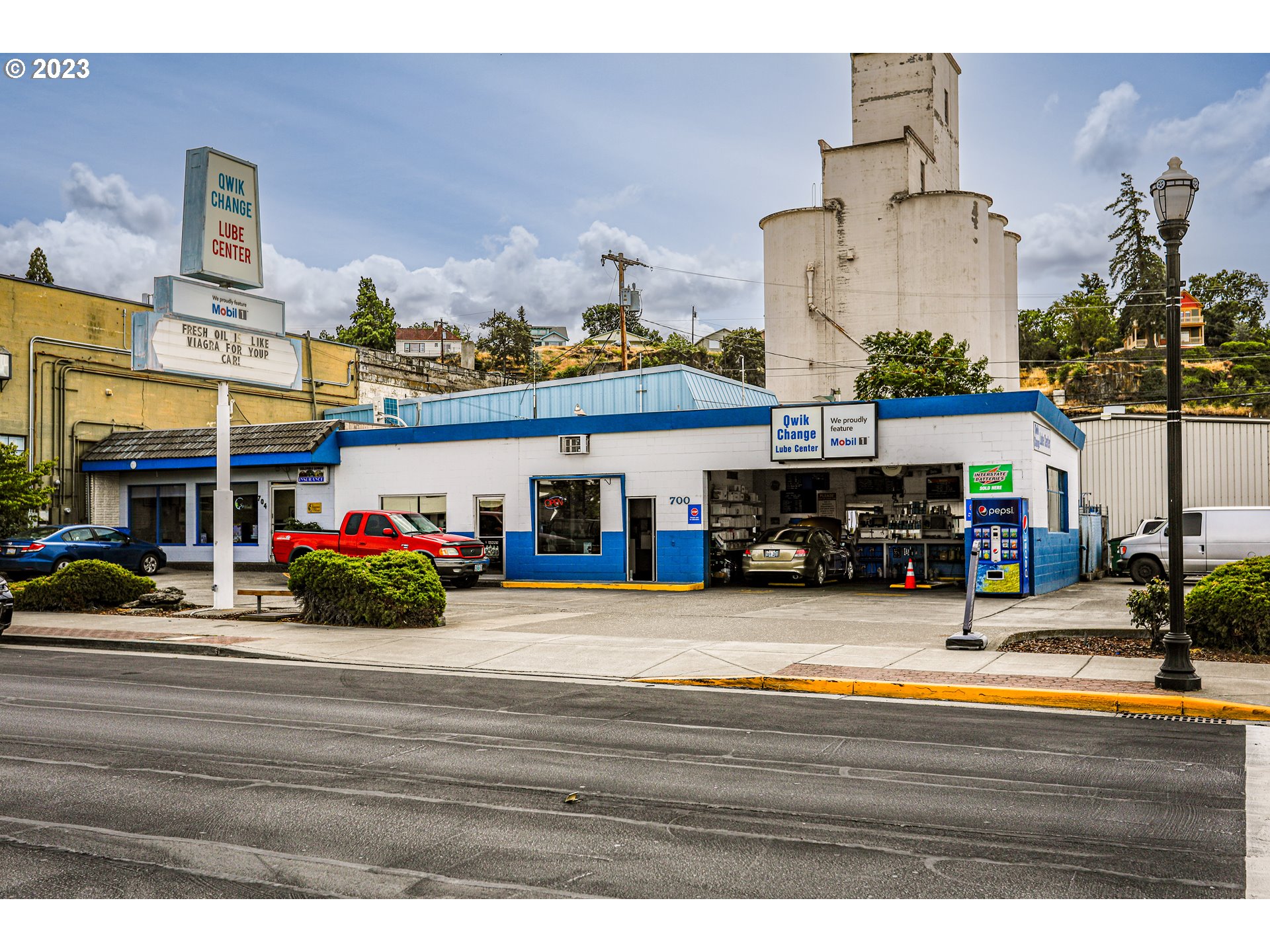 700 East 2nd Street The Dalles, OR 97058 - Photo 2 of 29