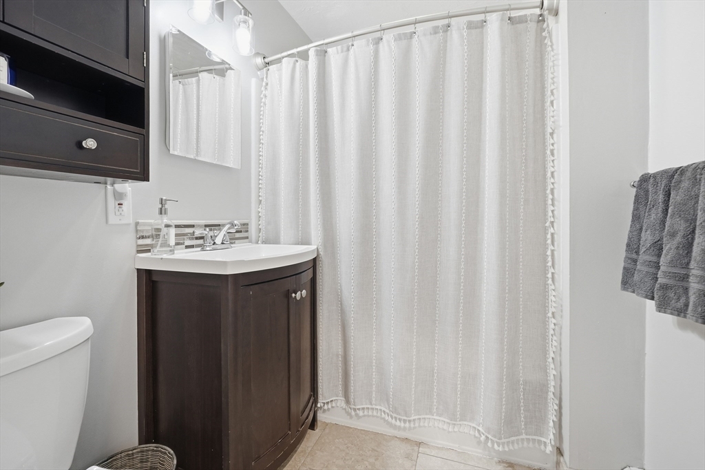 6 Anderson Avenue Worcester, MA 01604 - Photo 28 of 39