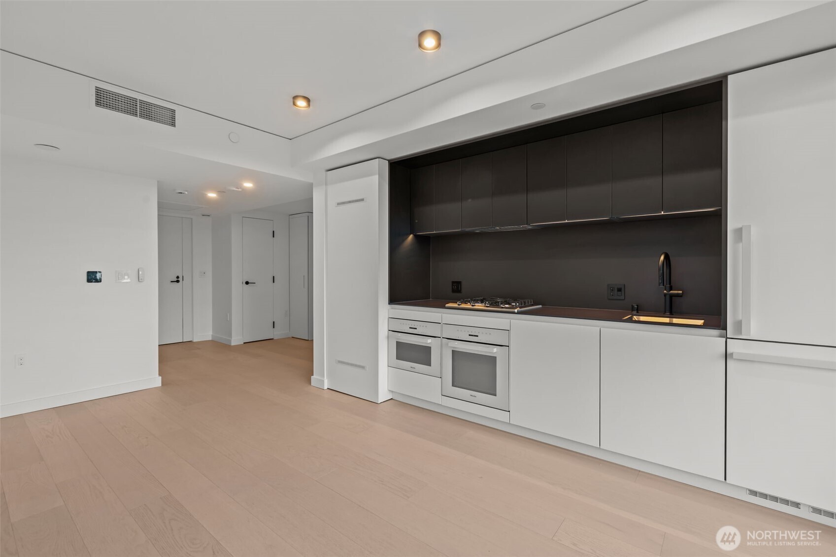 300 Virginia Street, Unit 3103 Seattle, WA 98101 - Photo 6 of 40