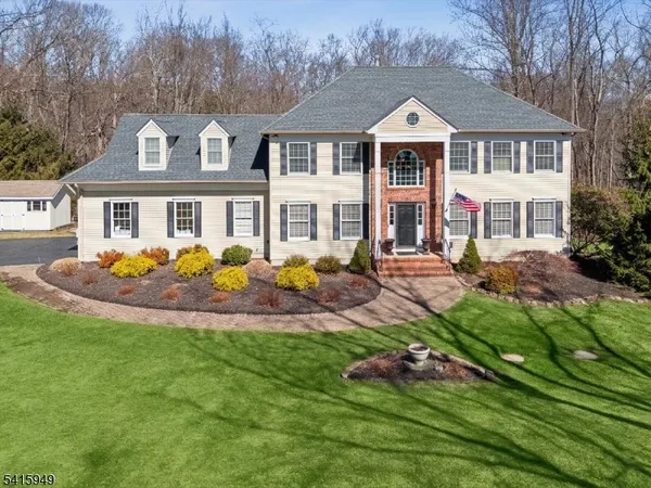 $1,200,000 | 7 Robin Court, Chester, NJ 07930