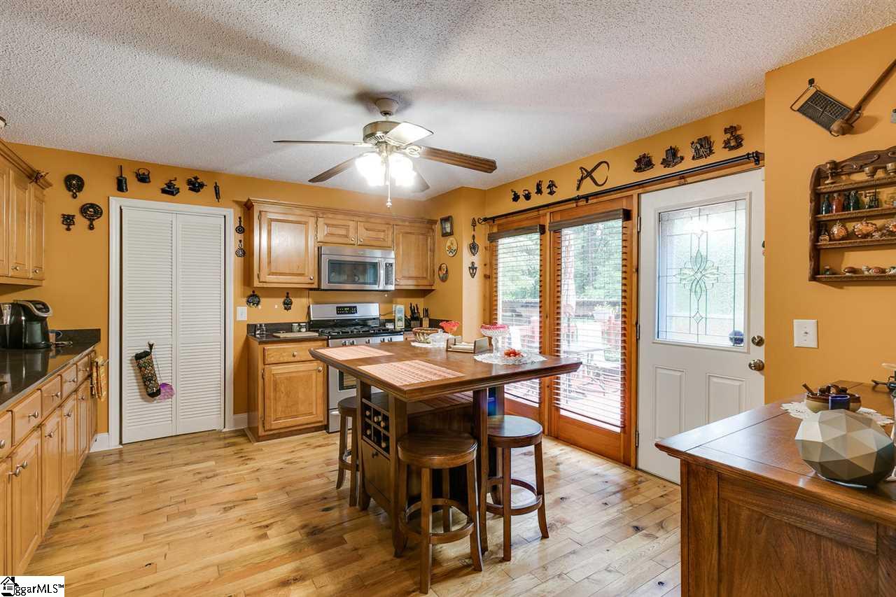 216 Larkwood Road Liberty, SC 29657 - Photo 2 of 31