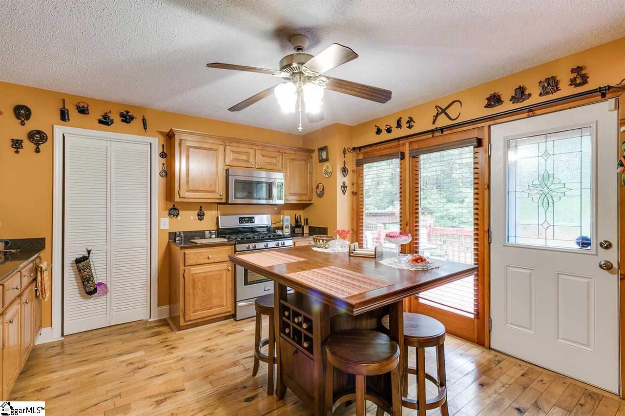 216 Larkwood Road Liberty, SC 29657 - Photo 3 of 31