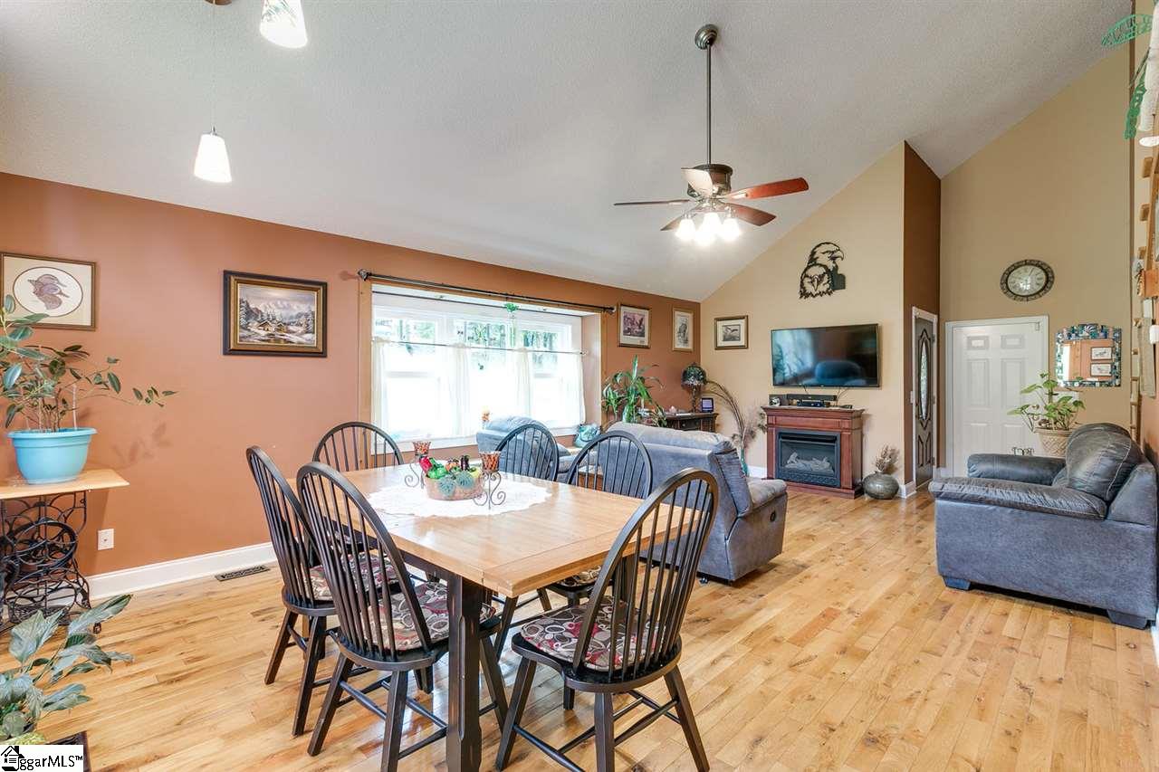 216 Larkwood Road Liberty, SC 29657 - Photo 8 of 31