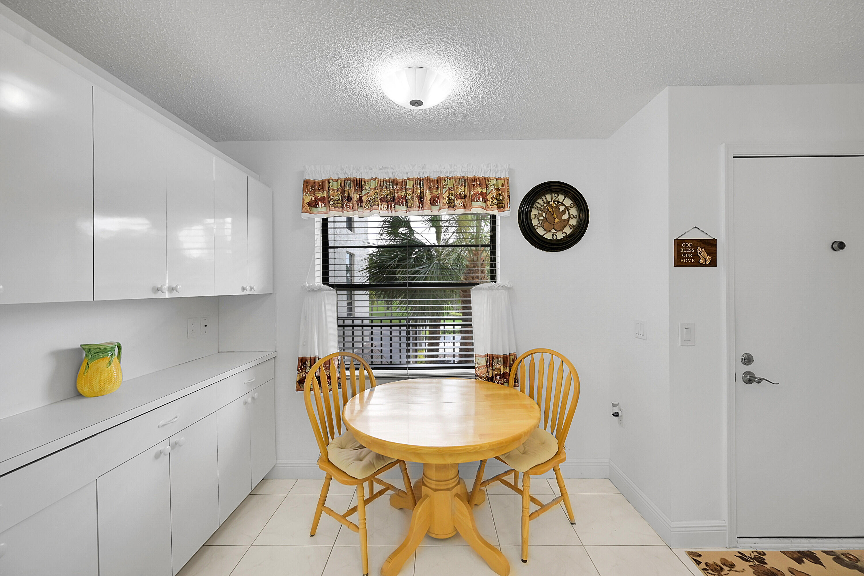9165 Southwest 14th Street, Unit 1304 Boca Raton, FL 33428 - Photo 5 of 38 Kitchen DIning