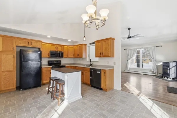 $394,999 | 2 Oak Court, Northwood, NH 03261