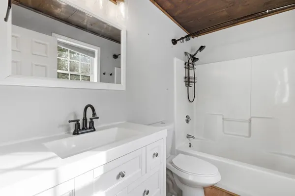 $394,999 | 2 Oak Court, Northwood, NH 03261