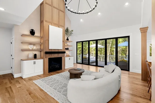 $2,179,000 | 18 Overlook Drive, Unit 1, Bedford, MA 01730