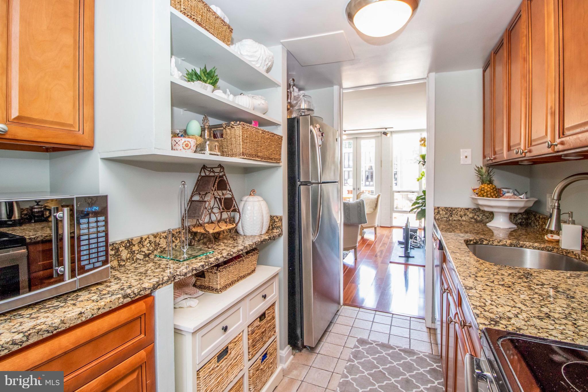 1622 Chimney House Road Reston, VA 20190 - Photo 7 of 30 Kitchen