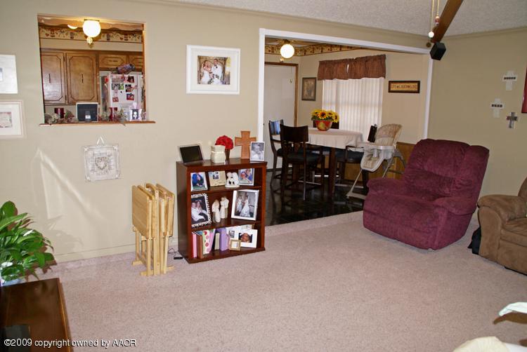5301 Capulin Lane Amarillo, TX 79110 - Photo 4 of 18 a living room with furniture