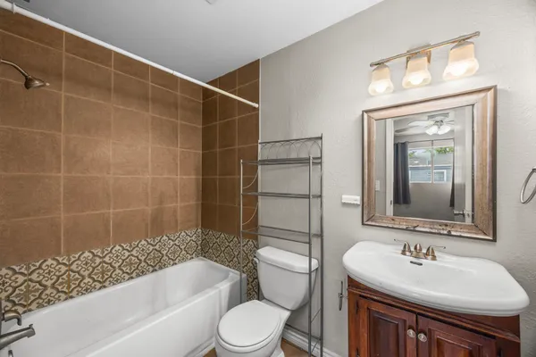 $1,550 | 11002 Hammerly Boulevard, Unit 214, Houston, TX 77043