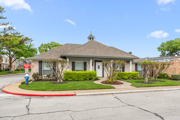 $1,550 | 11002 Hammerly Boulevard, Unit 214, Houston, TX 77043