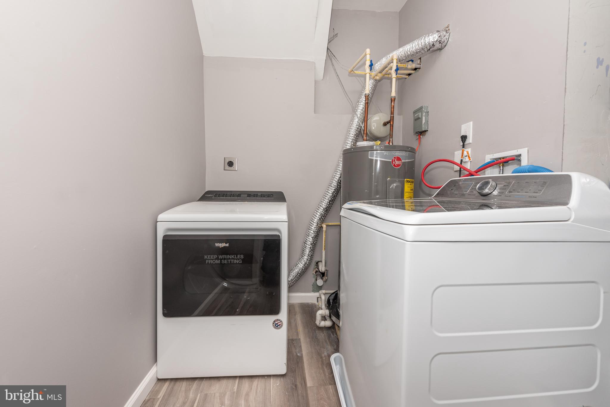 2143 Druid Hill Avenue, Unit 2 Baltimore, MD 21217 - Photo 5 of 20 a utility room with dryer and washer