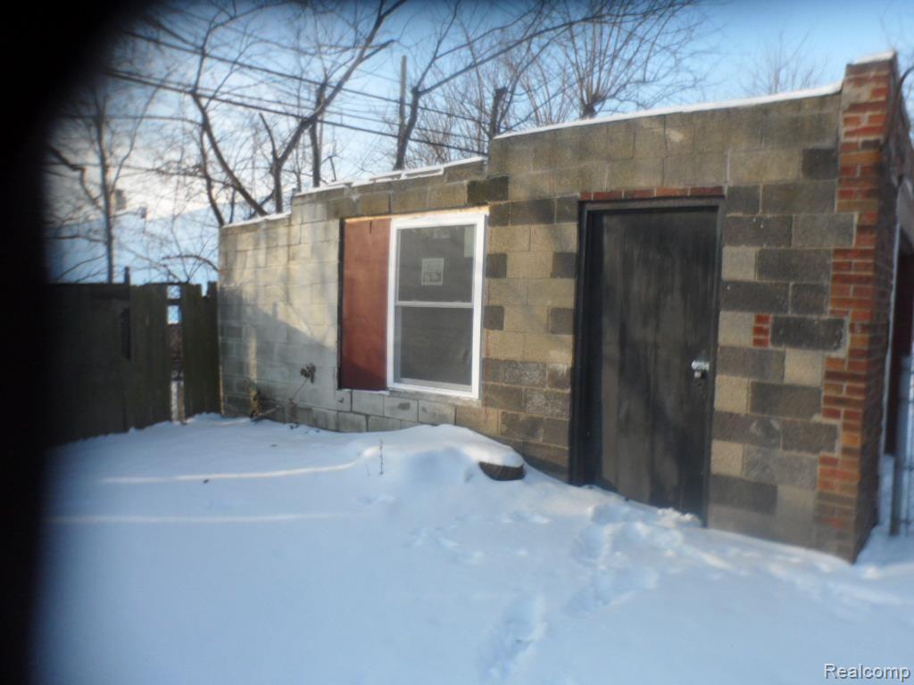 8424 Rivard Avenue Warren, MI 48089 - Photo 4 of 20 SAM_4220.jpg