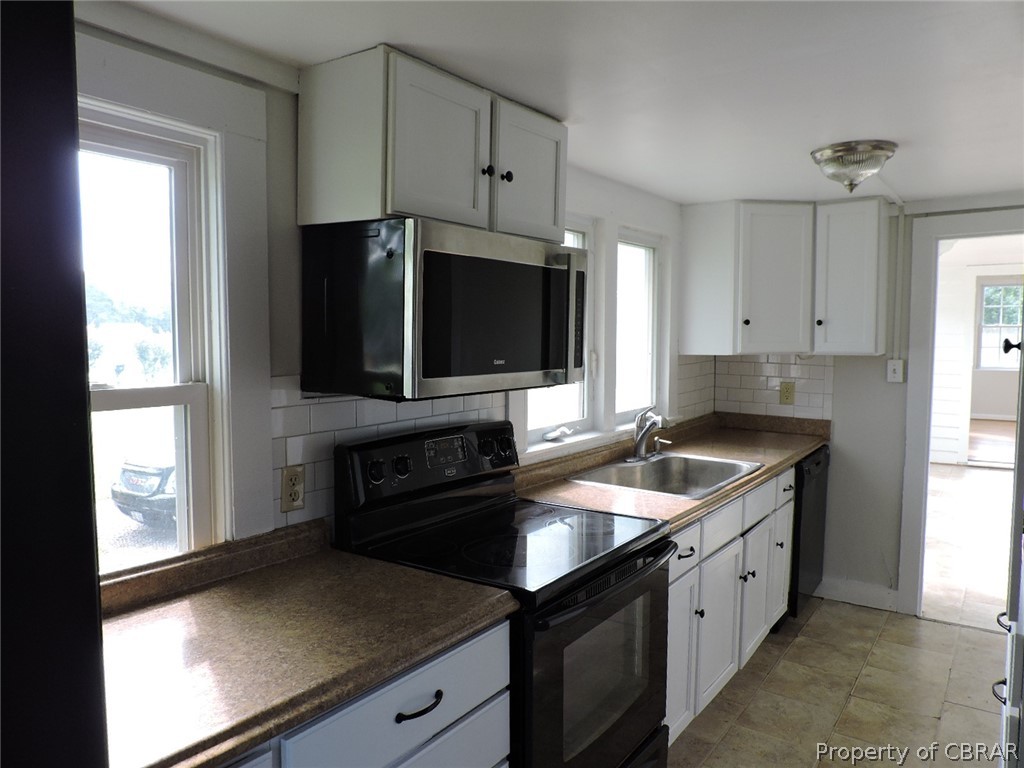 9603 Ban Road Hayes, VA 23072 - Photo 4 of 31 KITCHEN