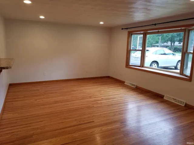 $1,595 | 311 Blake Drive, Fort Wayne, IN 46804