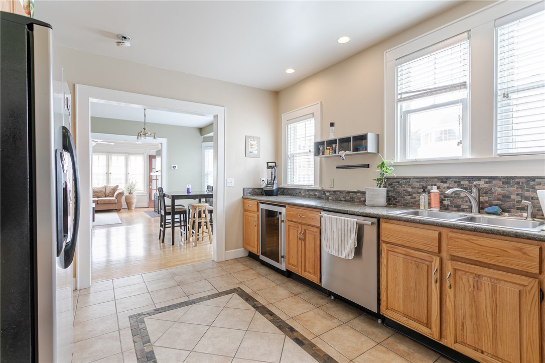 525 Oxford Street Rochester, NY 14607 - Photo 13 of 33